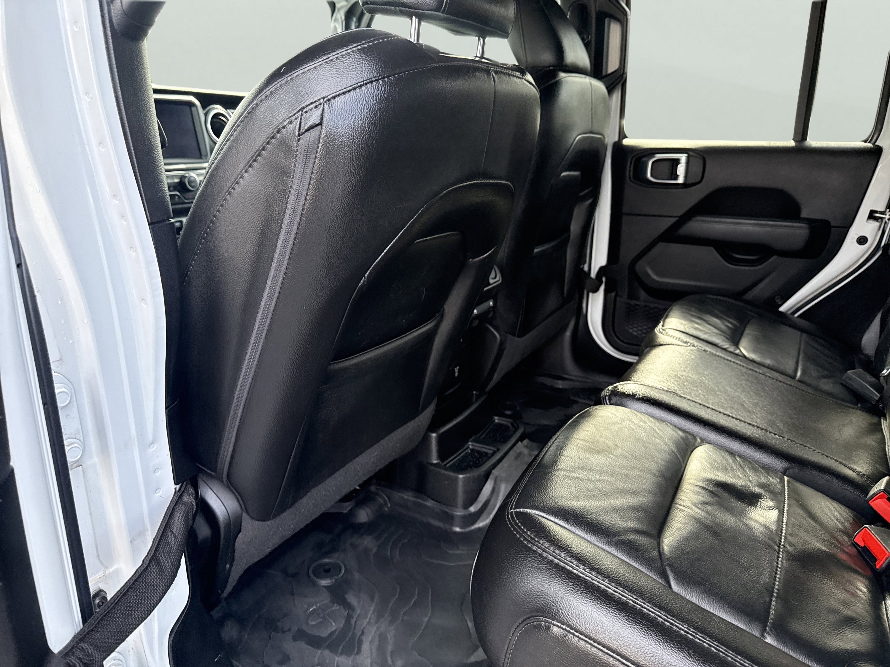 Used 2021 Jeep Wrangler Unlimited Sahara AWD/4WD image 11