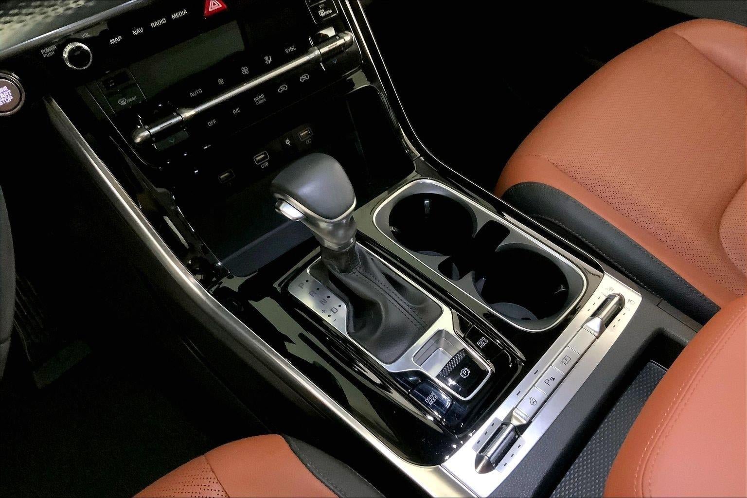 Certified 2024 Kia Carnival SX Prestige FWD image 17