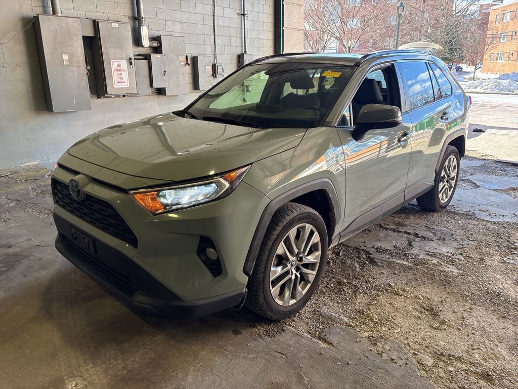 Used 2021 Toyota RAV4 XLE Premium image 6