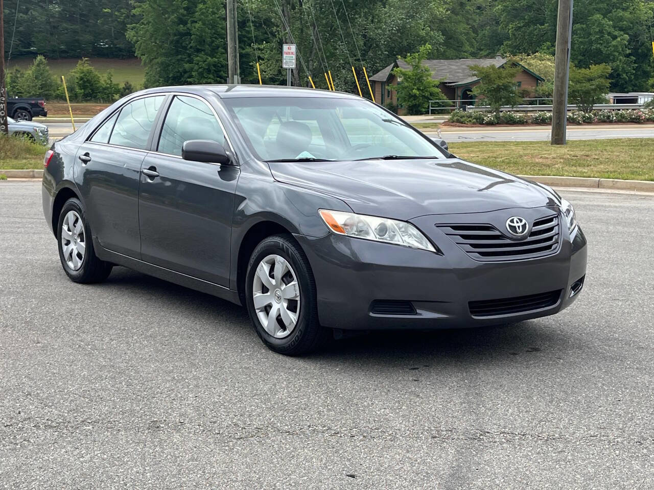 Used 2009 Toyota Camry LE FWD image 3