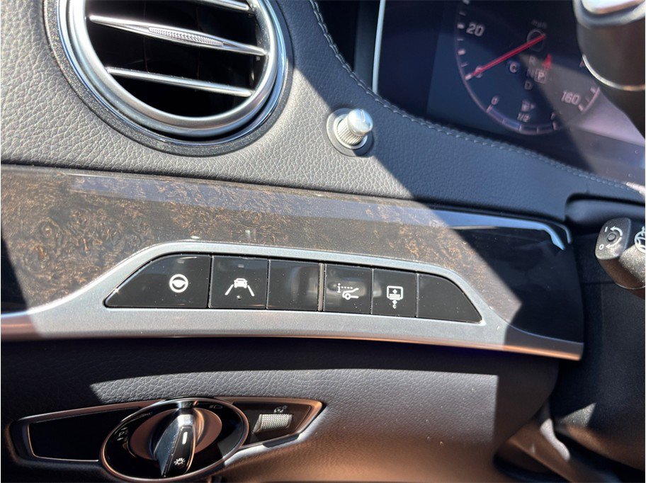 Used 2019 Mercedes-Benz S 560 4MATIC Sedan image 36