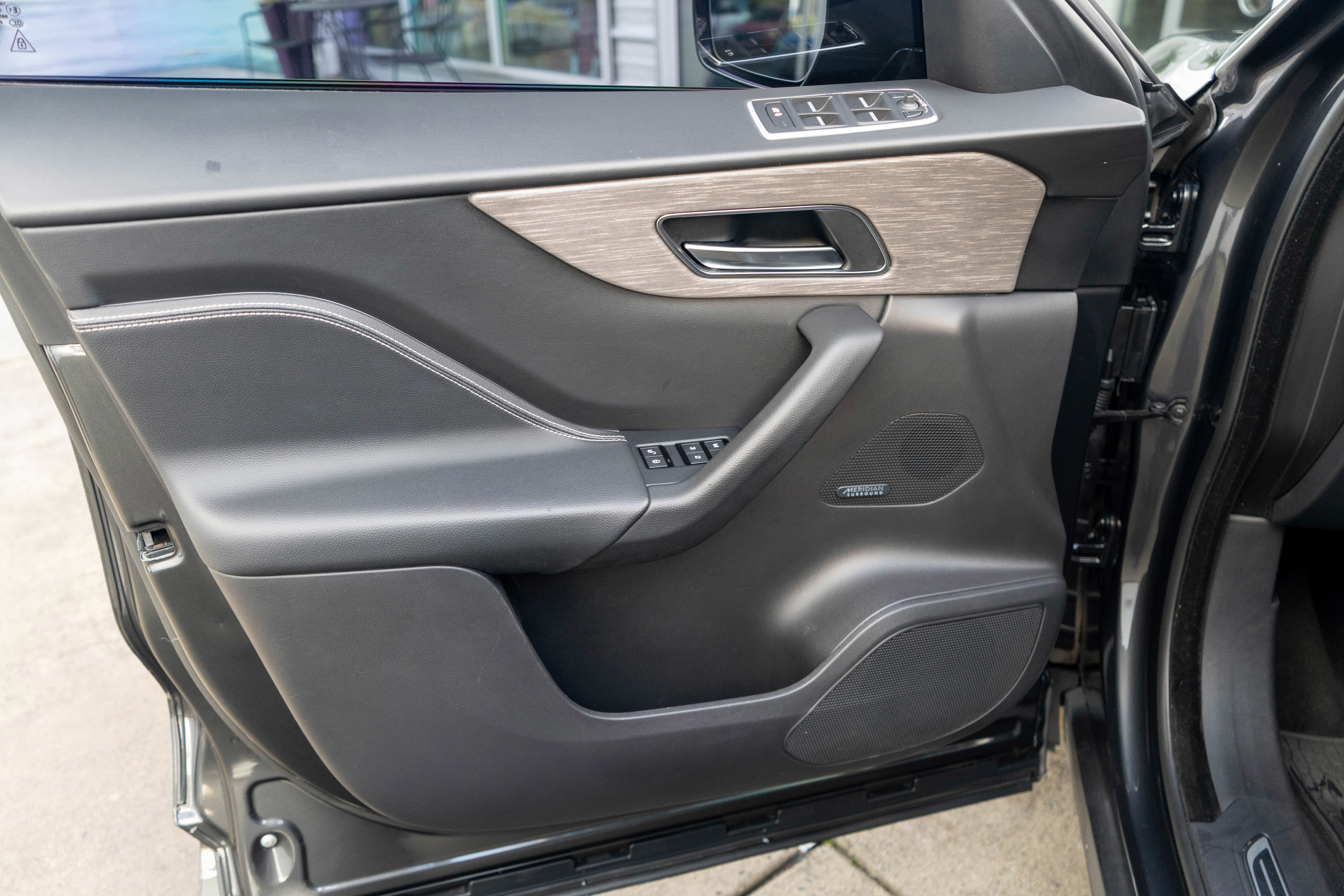 Used 2017 Jaguar F-PACE S image 11