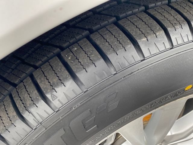 Certified 2024 Cadillac XT6 Luxury w/ LPO, Floor Liner Package FWD image 24