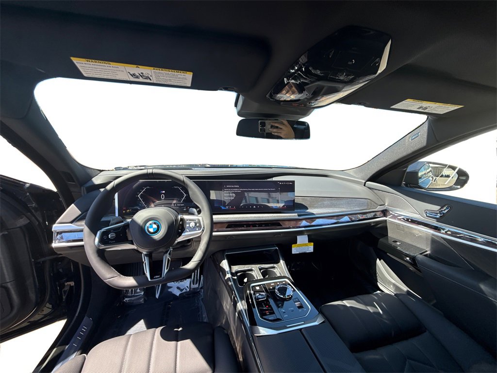 New 2026 BMW 750e xDrive image 19