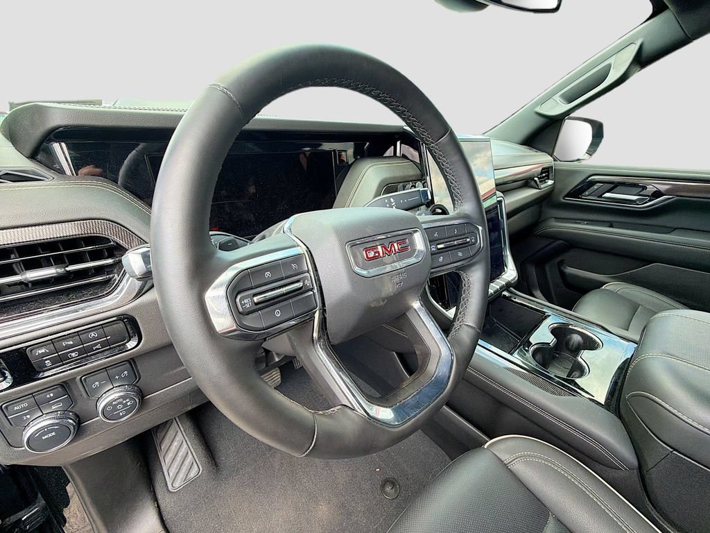 Used 2025 GMC Yukon XL Elevation w/ LPO, Floor Liner Package AWD/4WD image 10