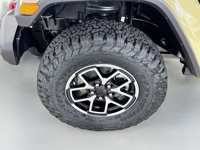 New 2025 Jeep Wrangler Unlimited Rubicon w/ Technology Group image 35