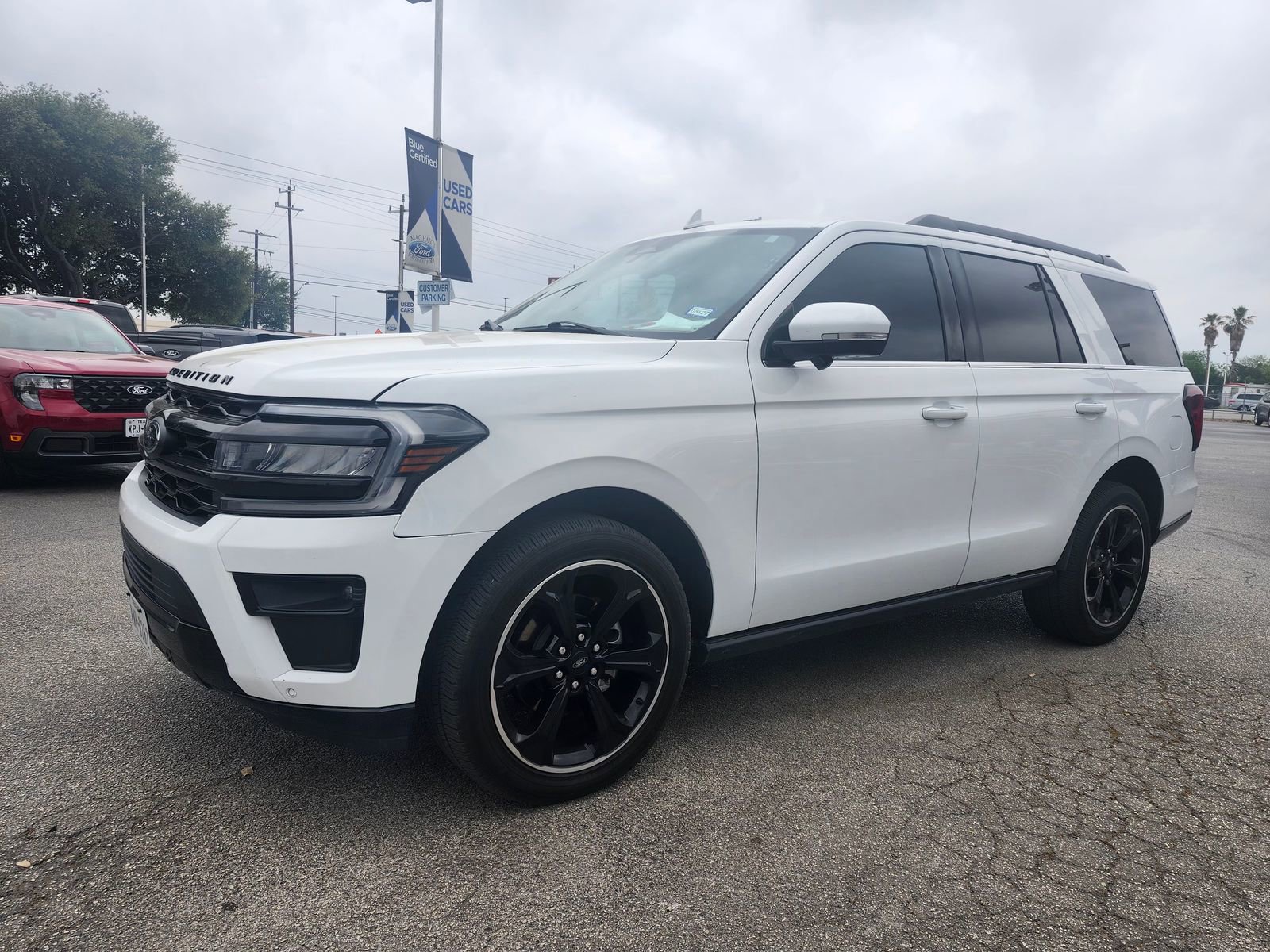 Used 2023 Ford Expedition Limited image 6