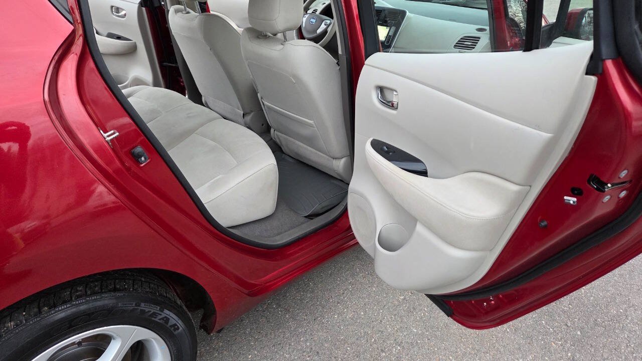 Used 2012 Nissan Leaf SV FWD image 32