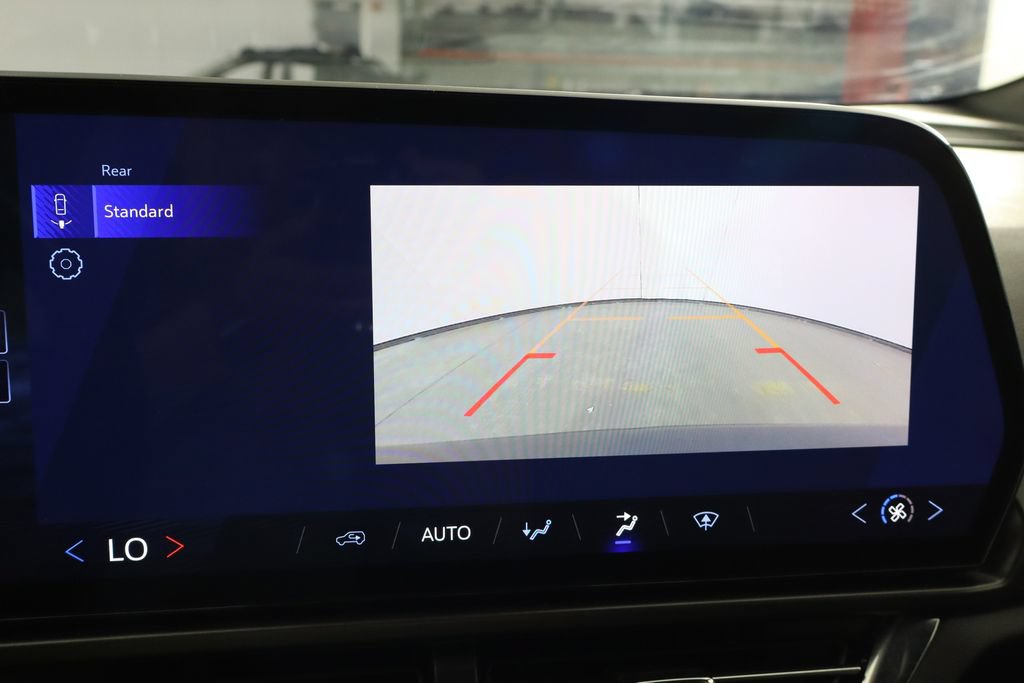 Used 2025 Chevrolet Equinox EV LT FWD image 33