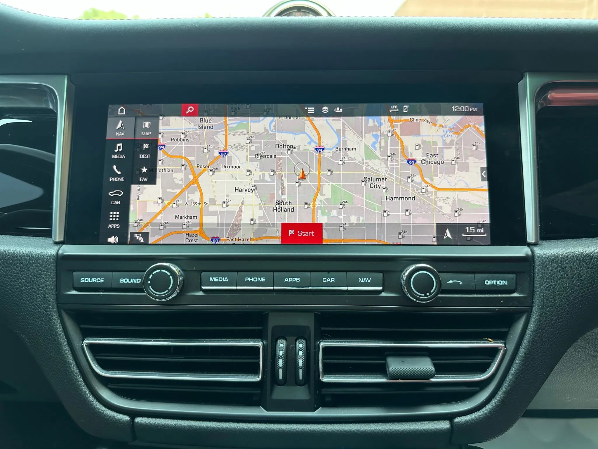 Used 2020 Porsche Macan S image 27