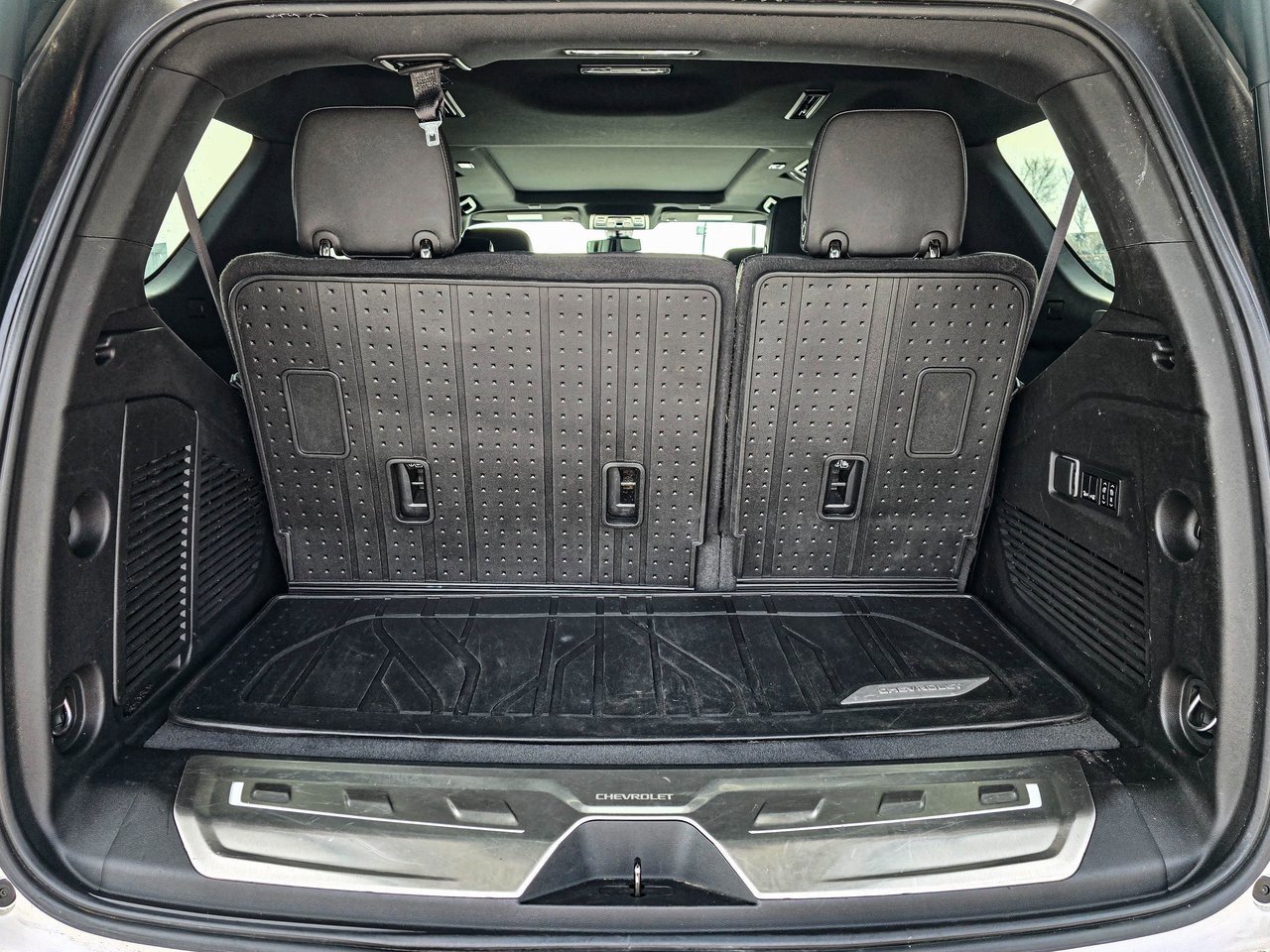 Used 2022 Chevrolet Tahoe LT w/ Luxury Package image 38