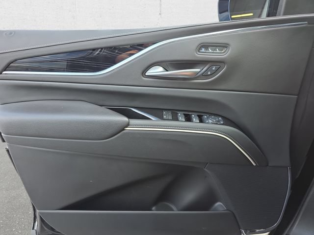 Certified 2024 Cadillac Escalade Sport w/ LPO, ONYX Package AWD/4WD image 30