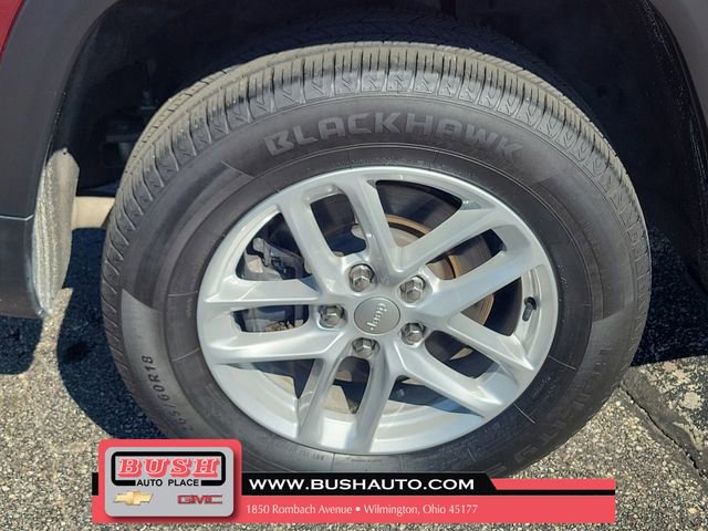 Used 2023 Jeep Grand Cherokee L Laredo image 5