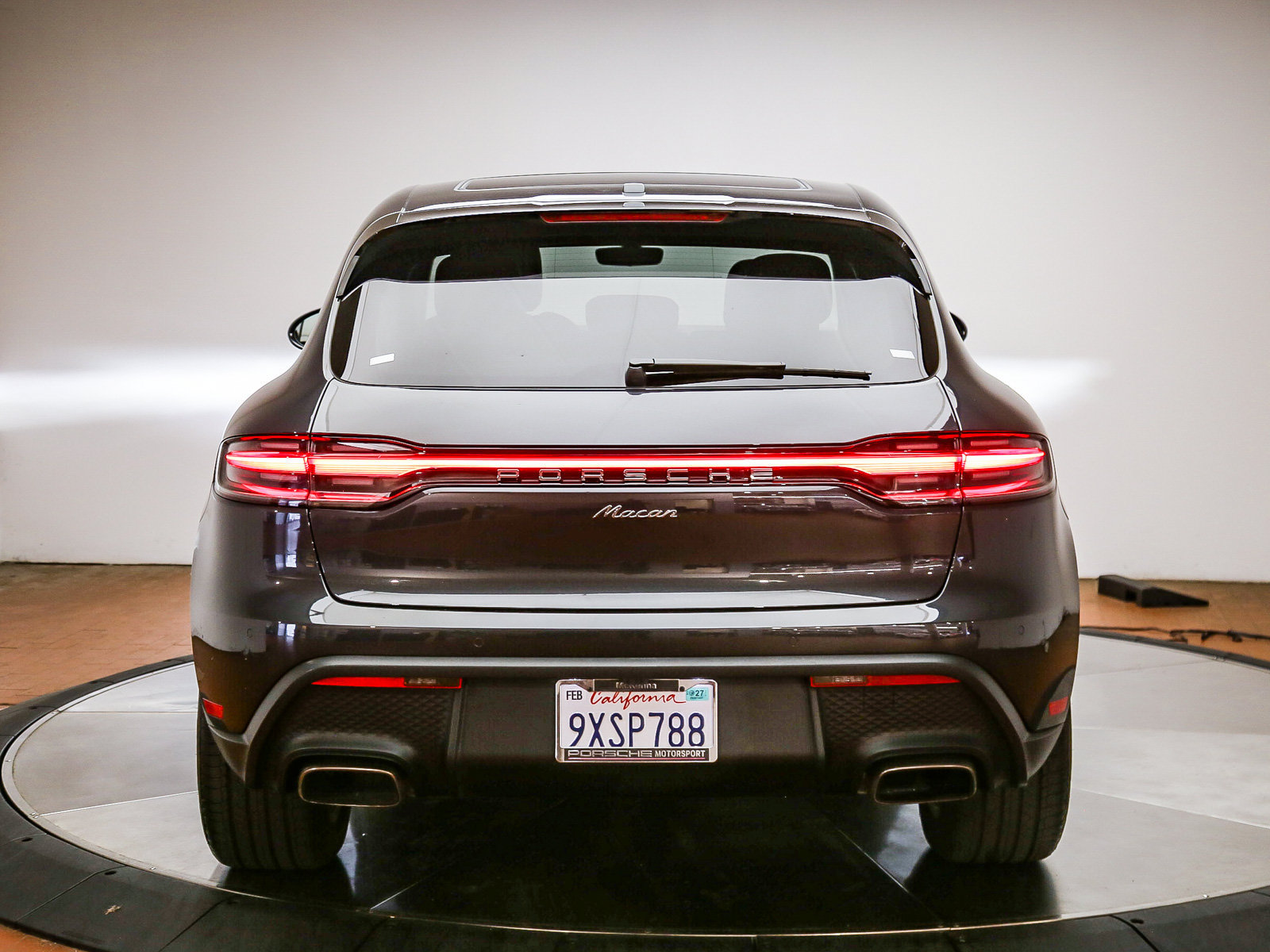 Certified 2026 Porsche Macan AWD/4WD image 7