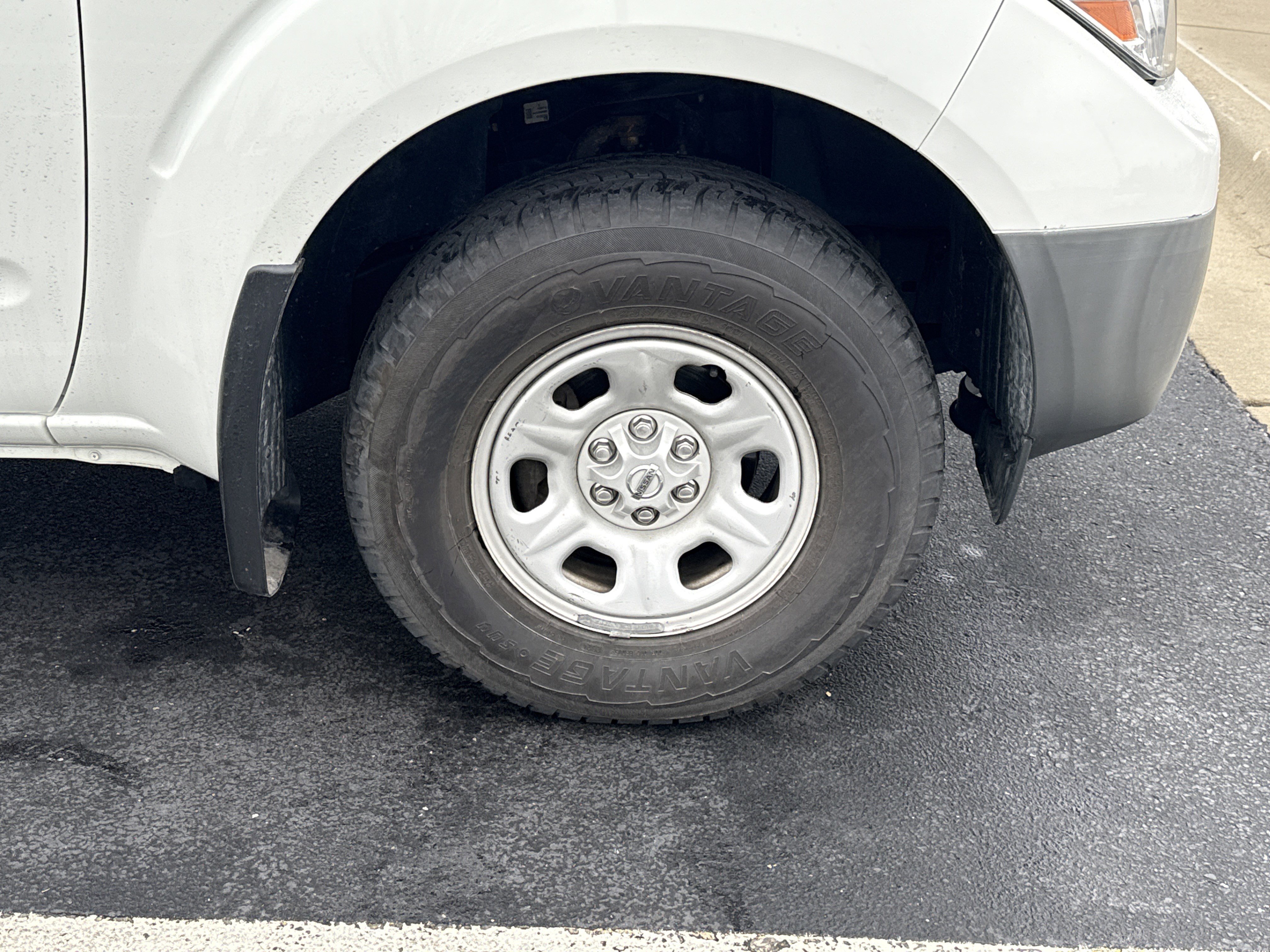 Used 2019 Nissan Frontier S image 11