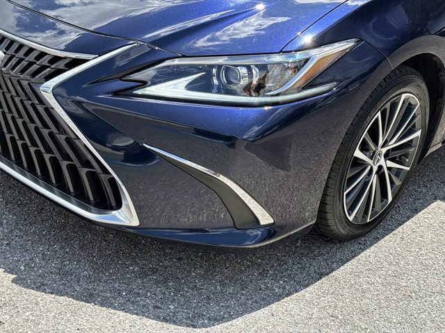 Used 2025 Lexus ES 300h w/ Premium Package FWD image 9