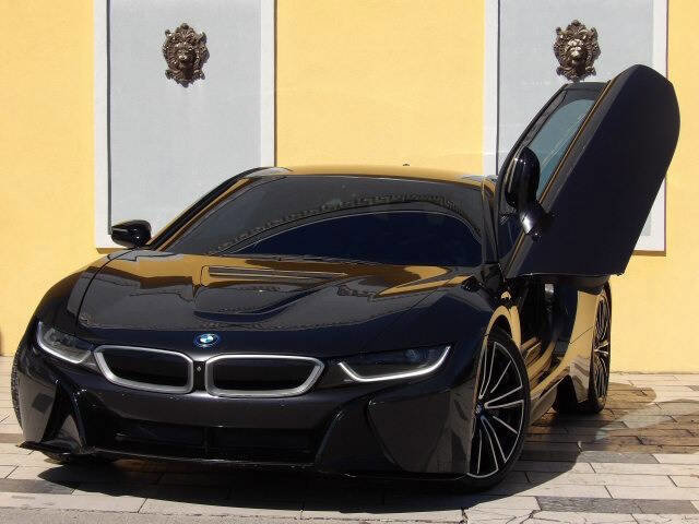 Used 2019 BMW i8 Coupe image 6