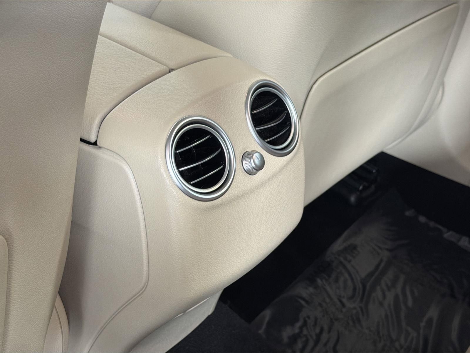 Used 2022 Mercedes-Benz GLC 300 image 27