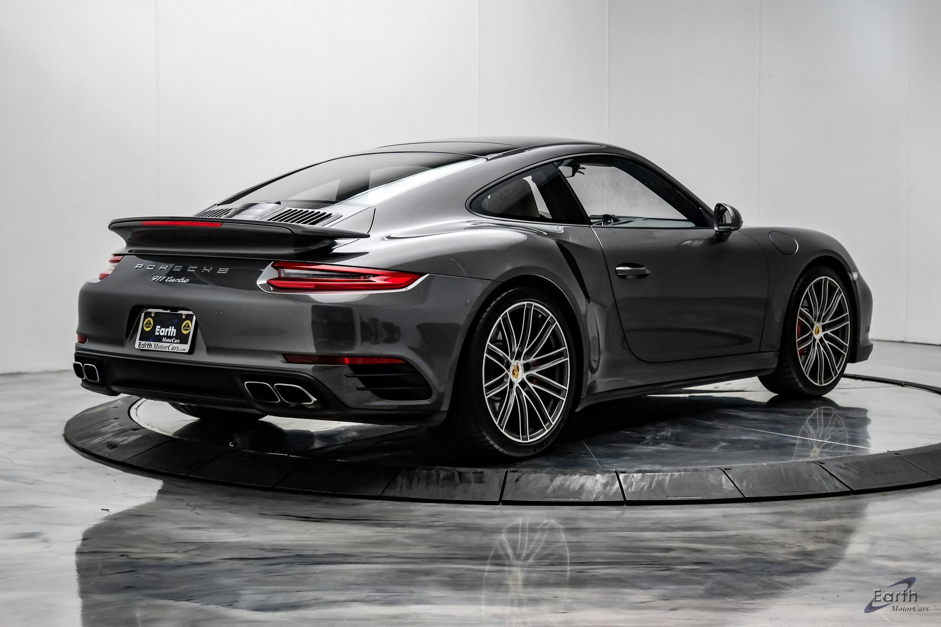 Used 2017 Porsche 911 Turbo image 15