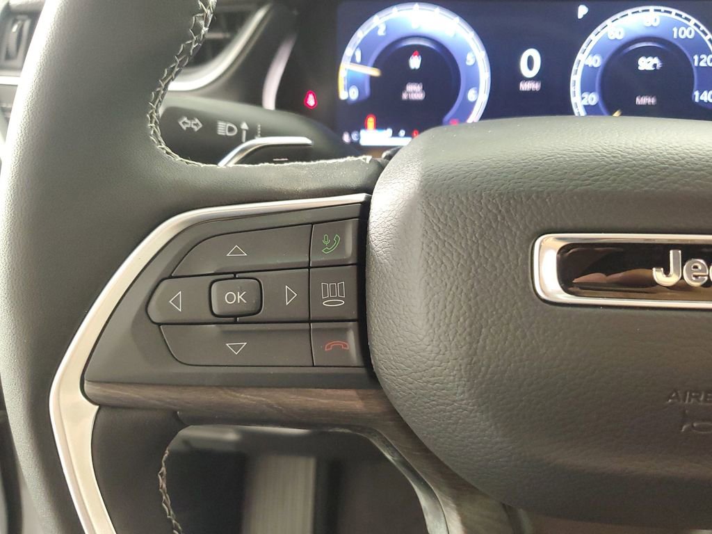 New 2025 Jeep Grand Cherokee Limited w/ Black Appearance Package image 23