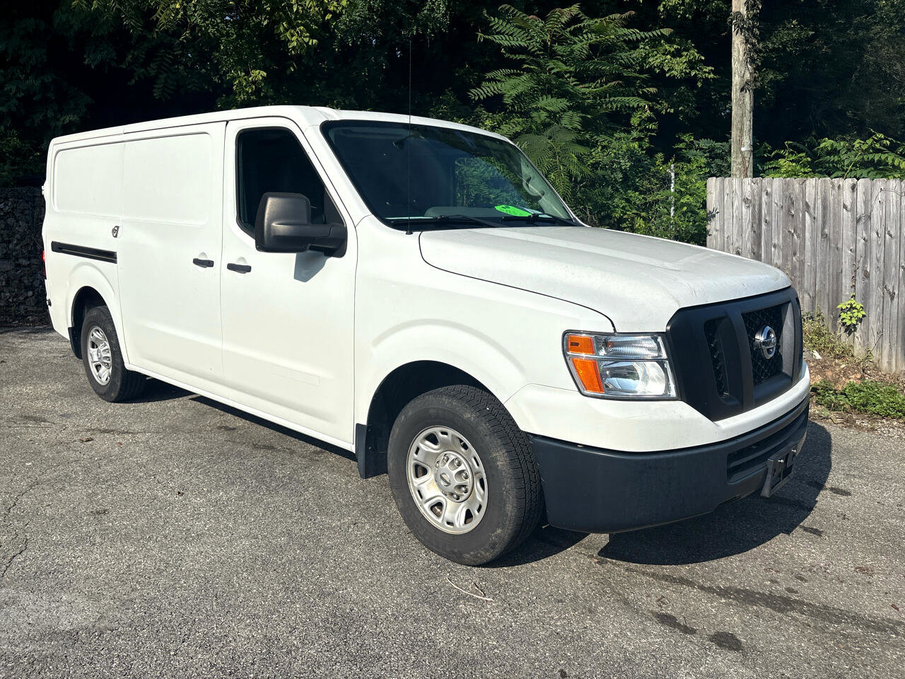 Used 2020 Nissan NV 2500 SV image 1