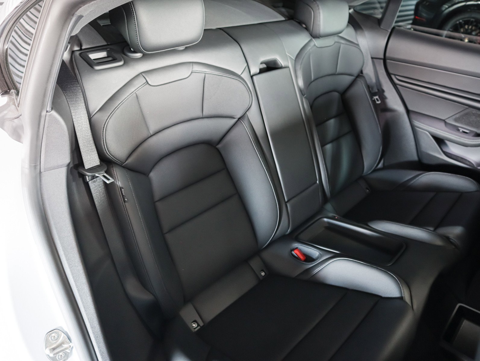 Certified 2024 Porsche Taycan image 6