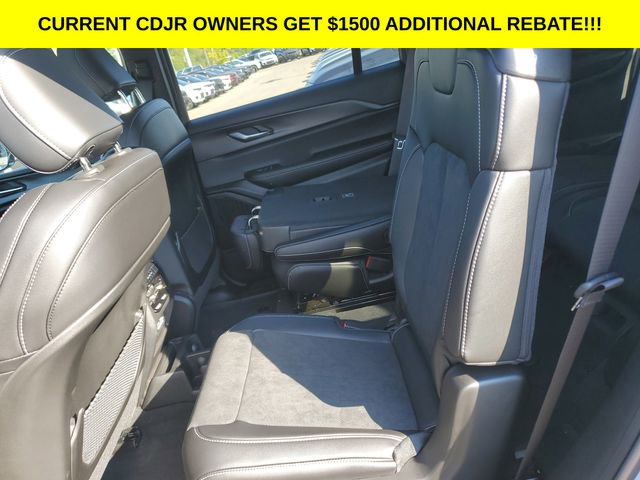 New 2025 Jeep Grand Cherokee L Altitude image 16