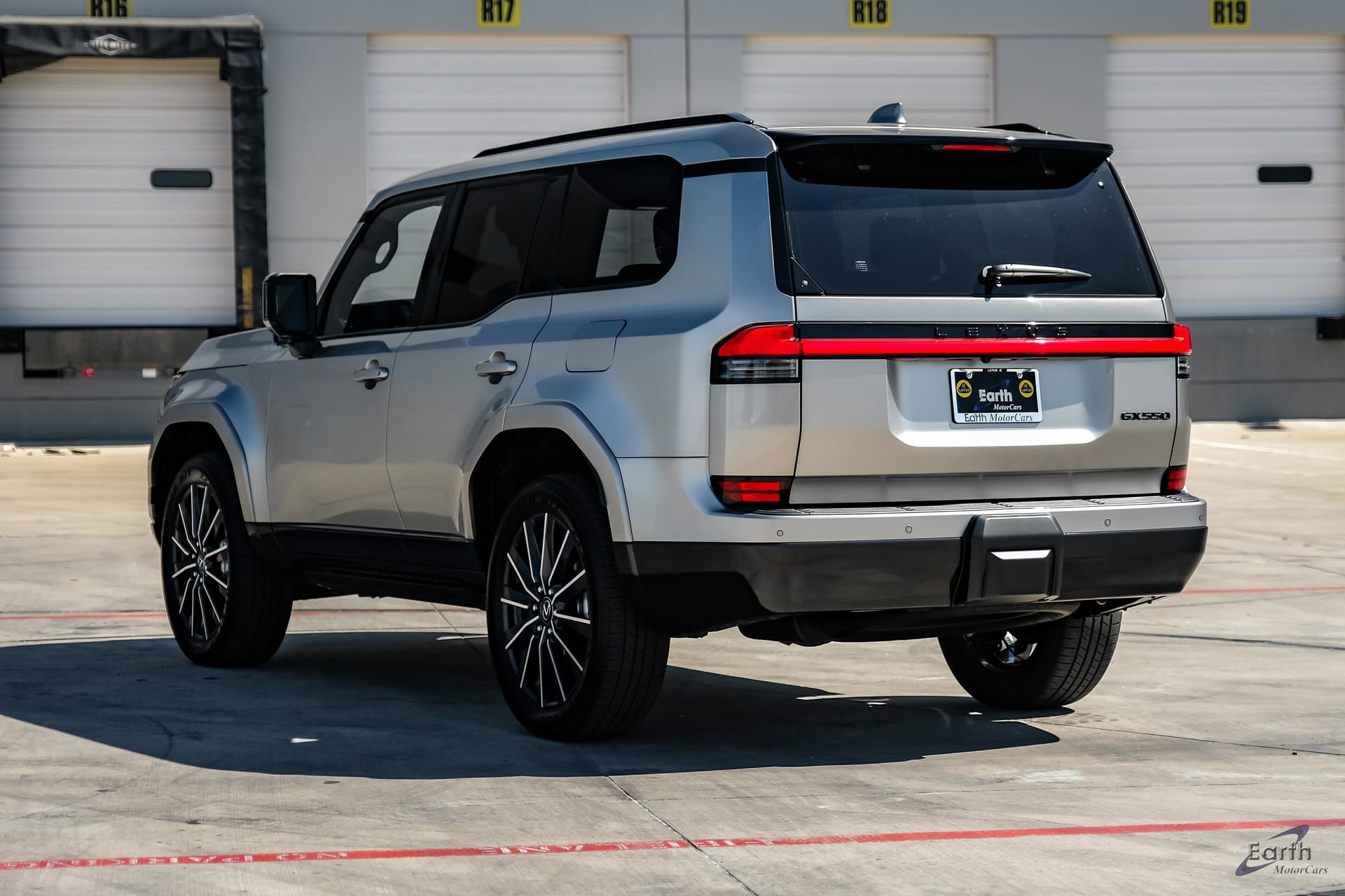 Used 2025 Lexus GX 550 550 Luxury+ HUD Traffic LIFTED w/ Accessory Package (2T) image 11