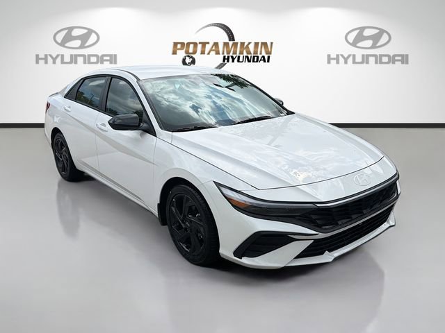 New 2026 Hyundai Elantra Sport FWD image 3