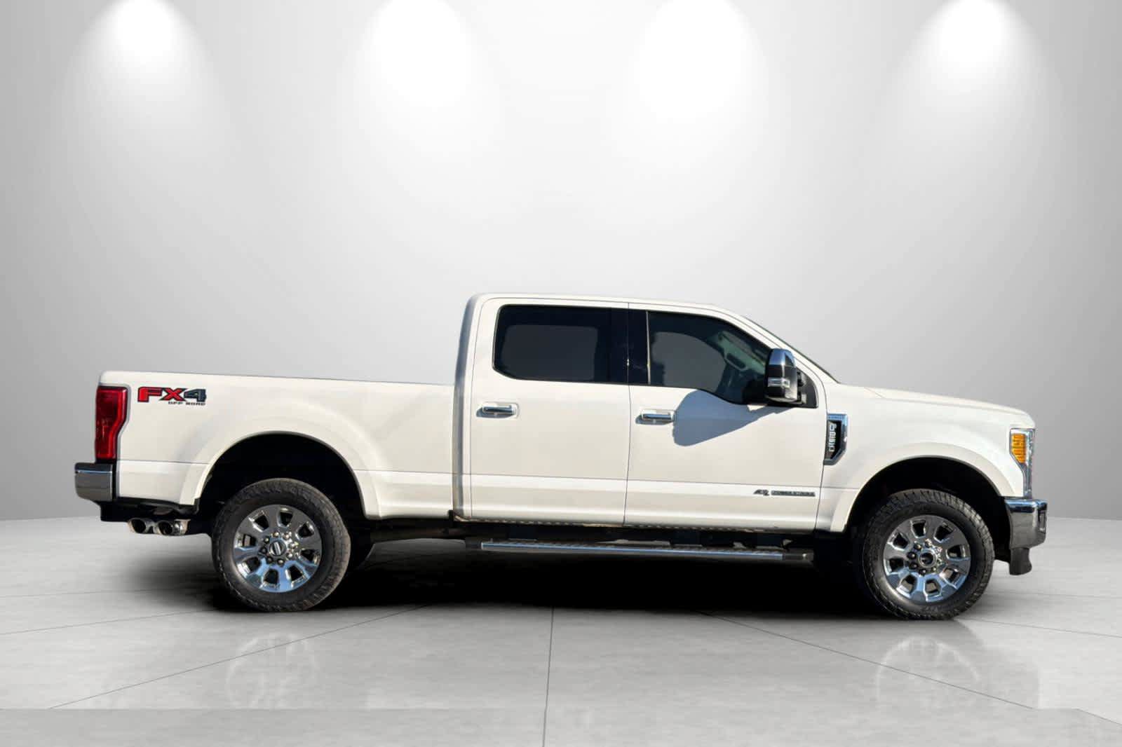 Used 2017 Ford F250 Lariat w/ Chrome Package AWD/4WD image 8