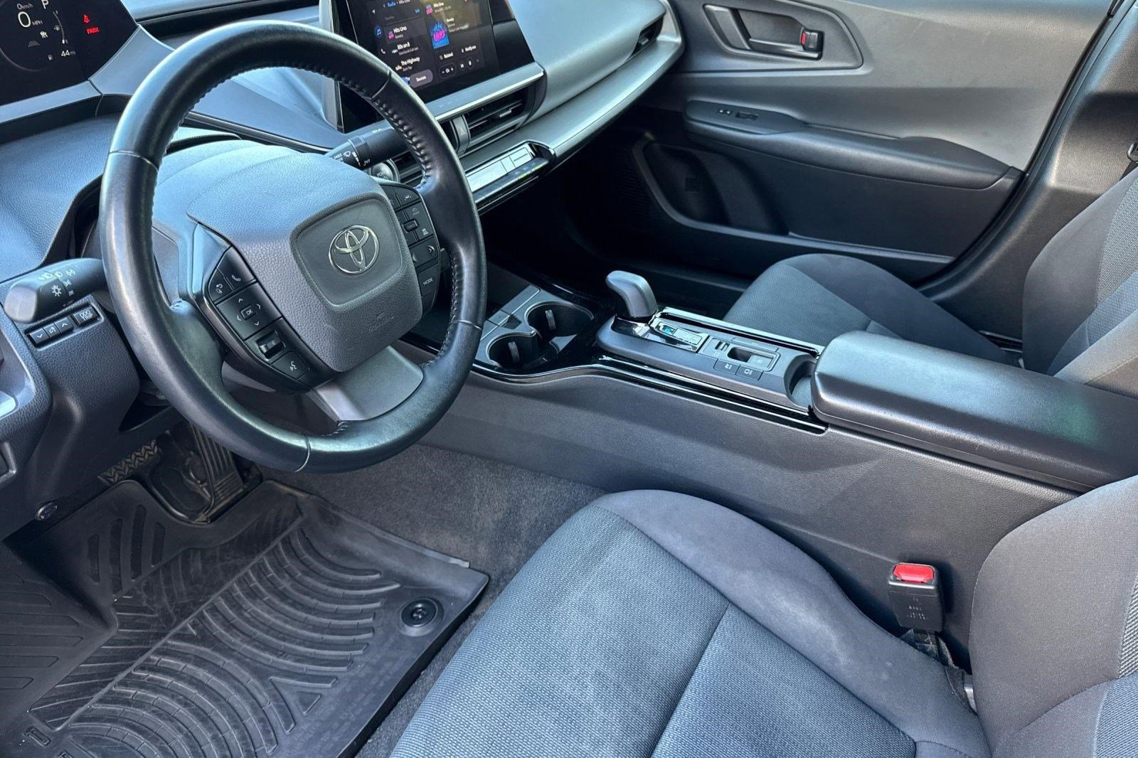 Used 2023 Toyota Prius LE image 4