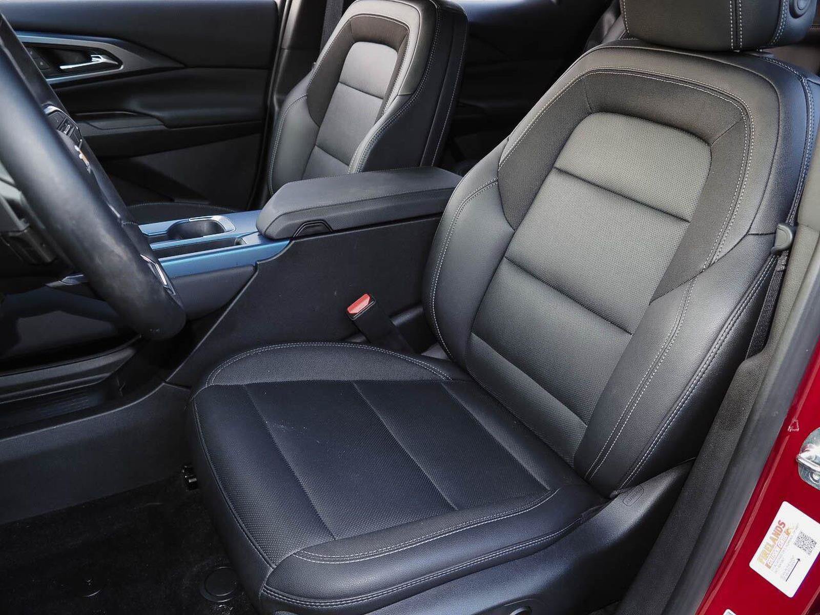Certified 2025 Chevrolet Equinox EV LT w/ Convenience Package FWD image 30