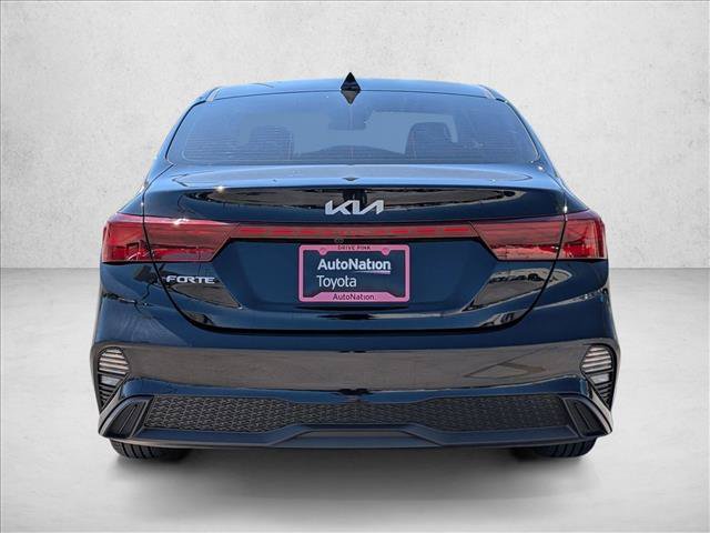 Used 2022 Kia Forte LXS FWD image 7