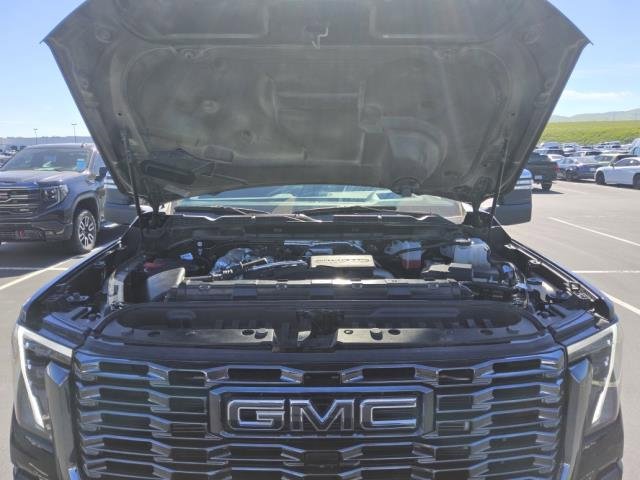 Used 2024 GMC Sierra 3500 Denali Ultimate AWD/4WD image 12