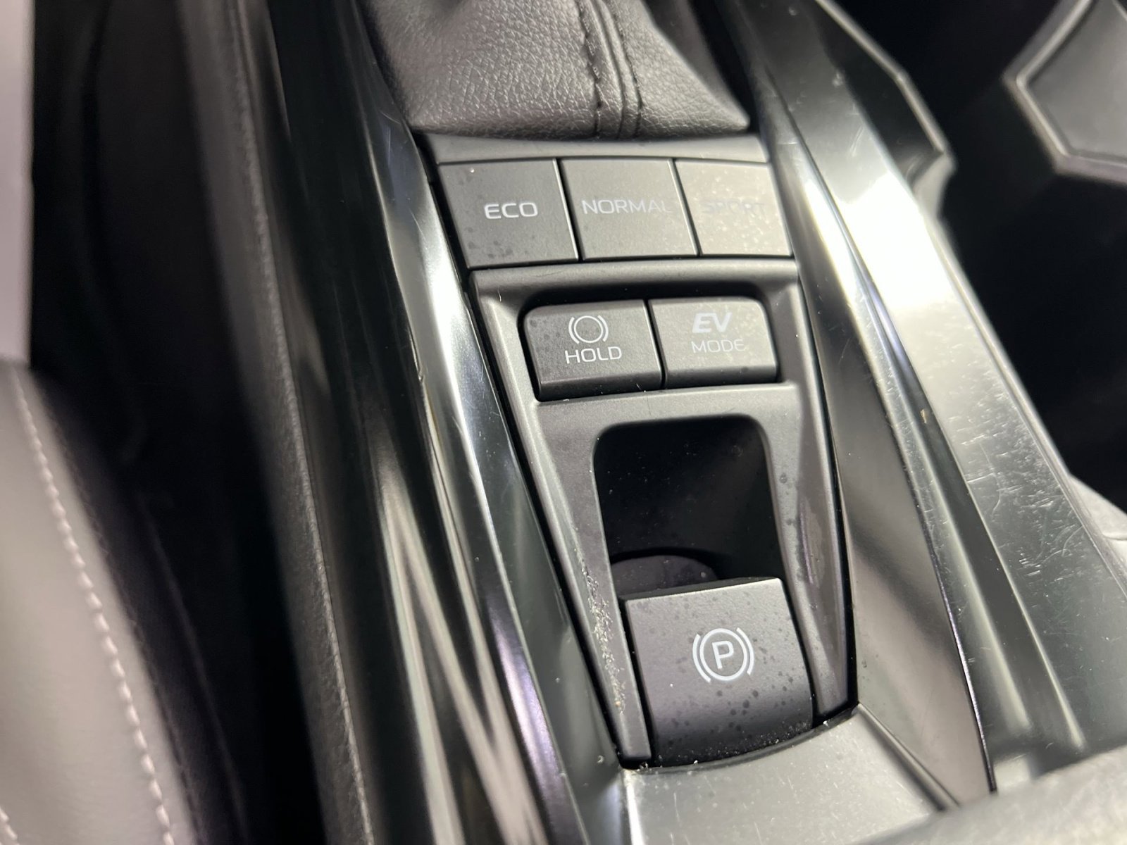 Used 2025 Toyota Camry SE image 32