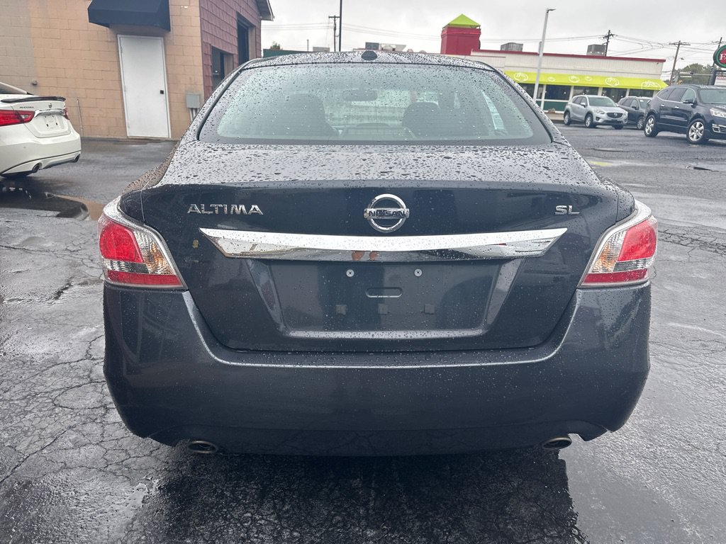 Used 2015 Nissan Altima 2.5 SL w/ Moonroof Package FWD image 4