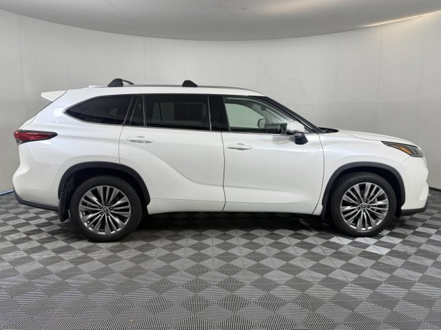 Used 2021 Toyota Highlander Platinum AWD/4WD image 9