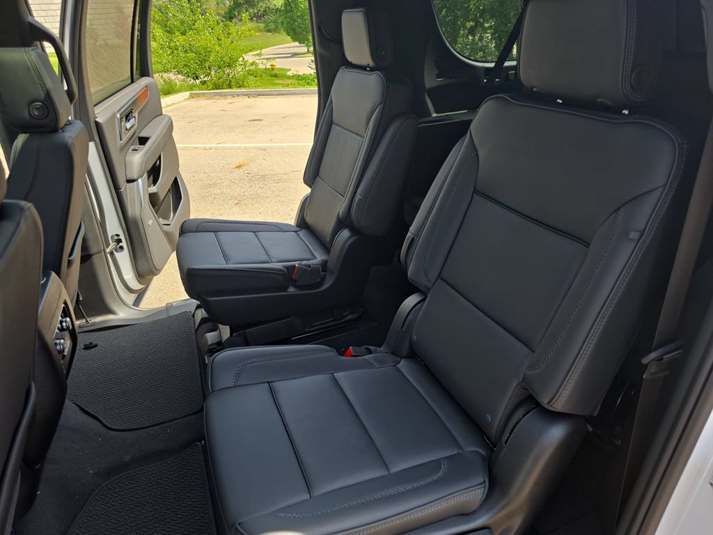 New 2026 GMC Yukon XL Denali w/ Sun & Power Step Package AWD/4WD image 15
