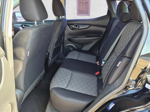 Used 2021 Nissan Rogue Sport SV FWD image 18