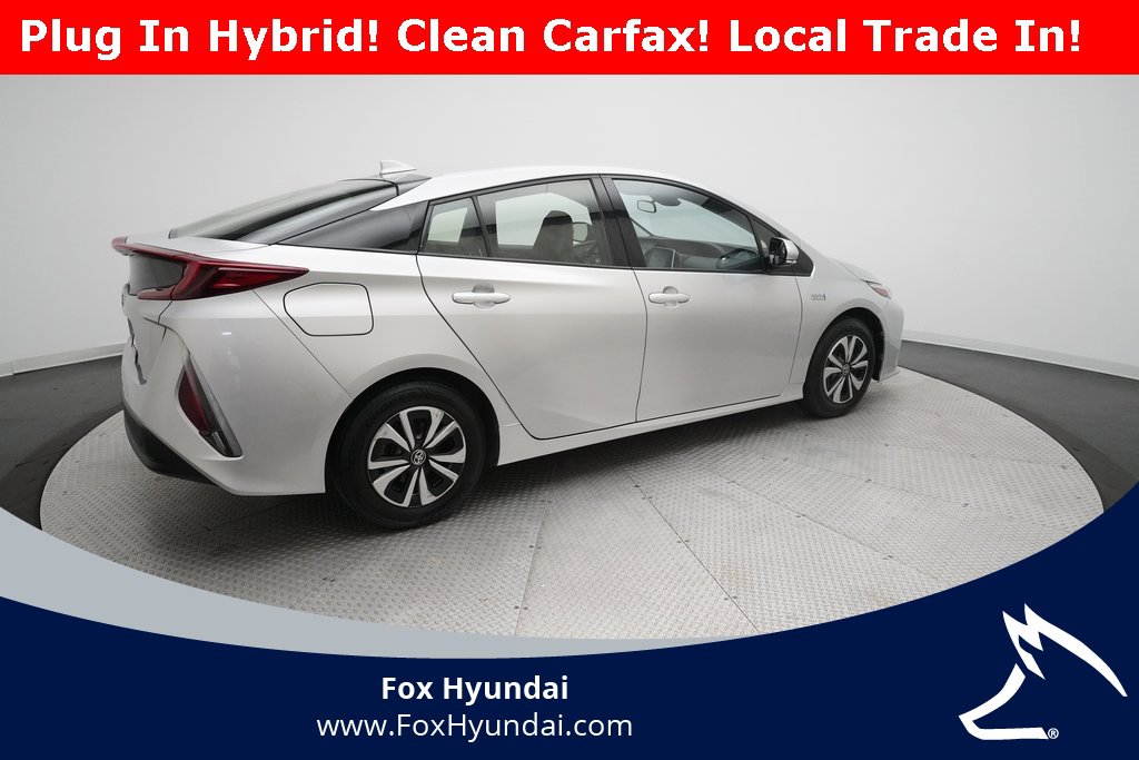 Used 2017 Toyota Prius Prime Premium image 35
