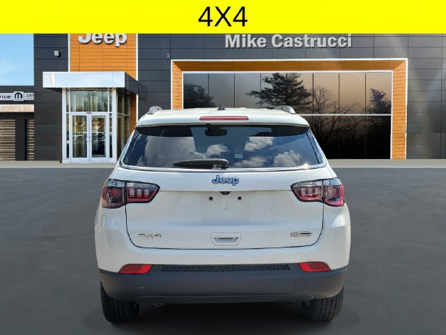 Used 2023 Jeep Compass Latitude AWD/4WD image 5