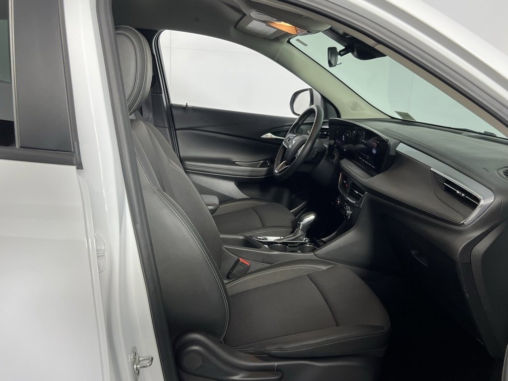 Used 2025 Buick Encore GX Preferred image 31