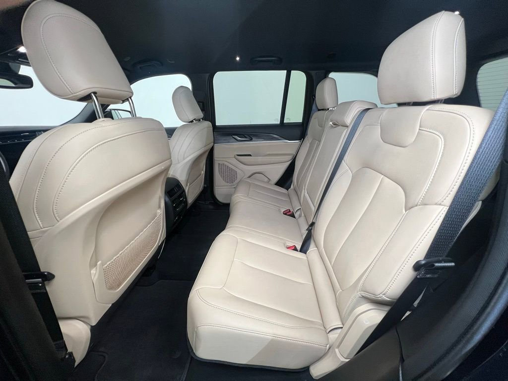 Used 2023 Jeep Grand Cherokee Limited w/ Trailer Tow Prep Group (B) image 5