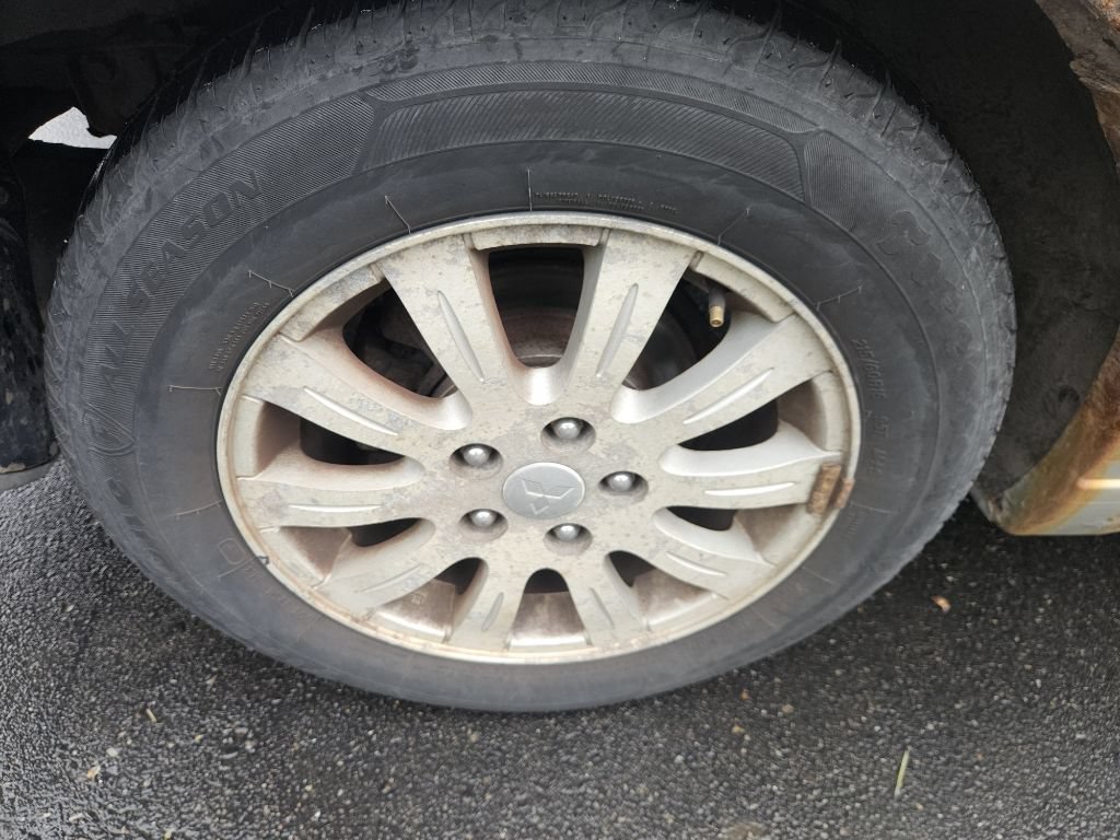 Used 2006 Mitsubishi Galant ES FWD image 21