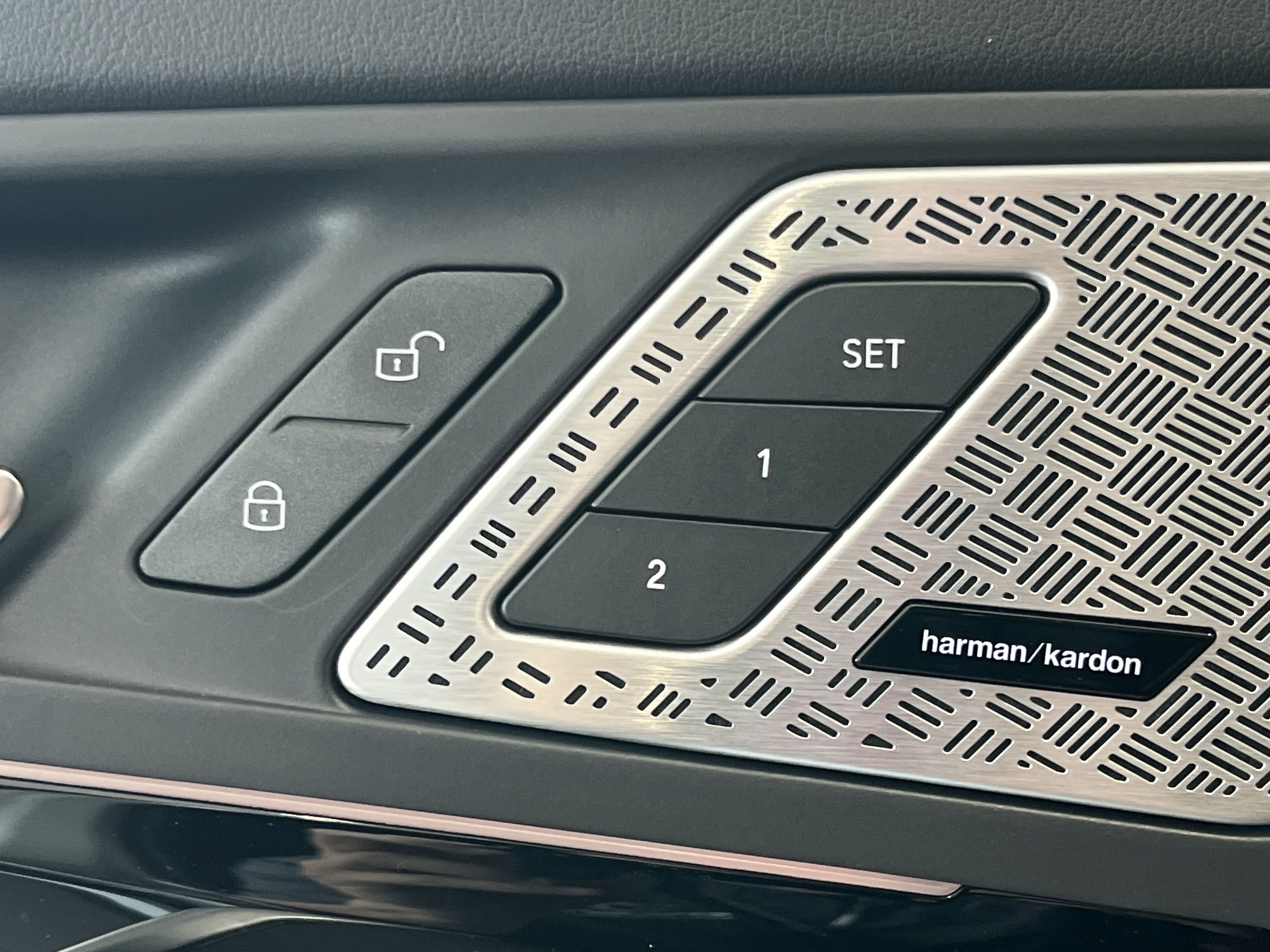 New 2025 BMW X1 xDrive28i w/ Technology Package image 18