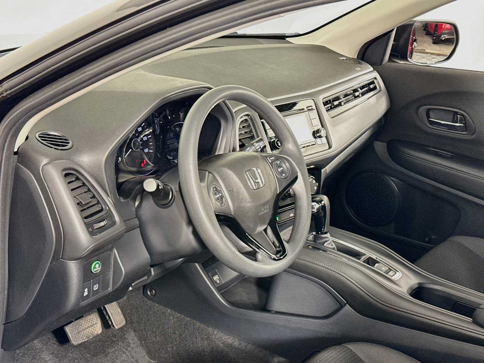 Certified 2022 Honda HR-V LX image 23