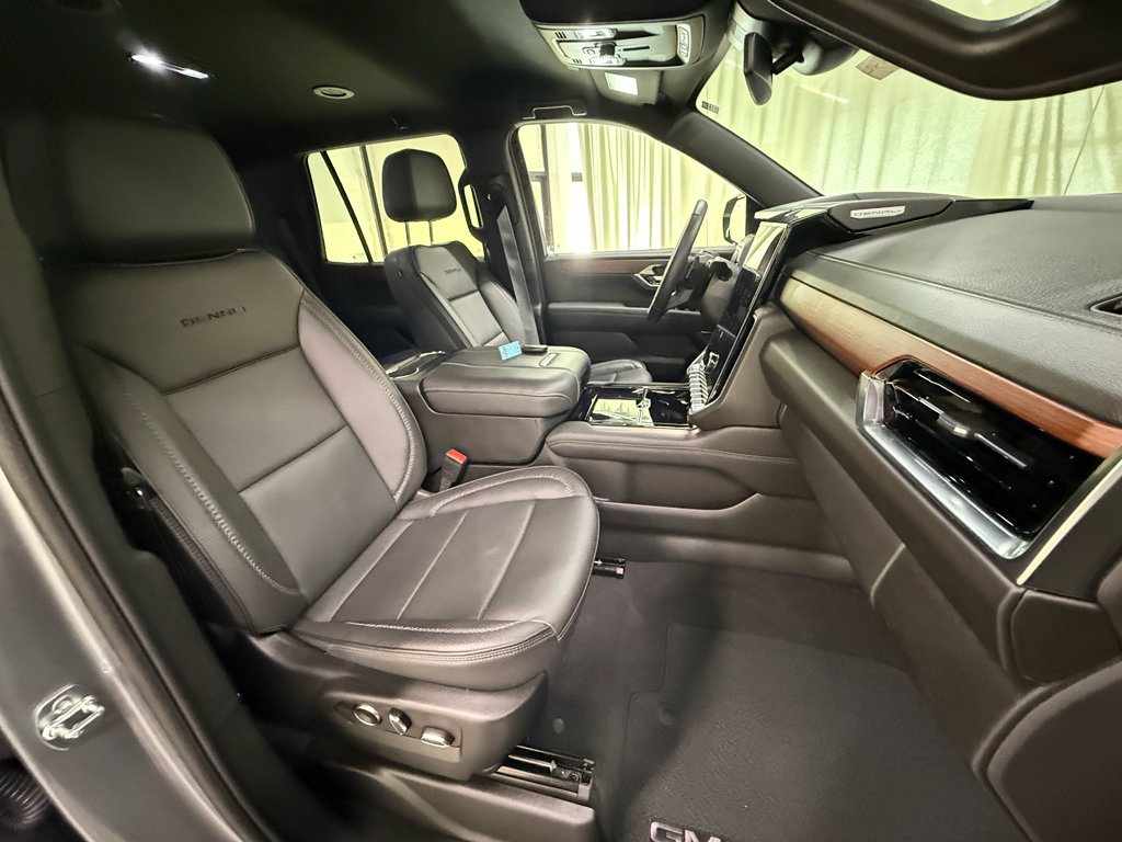 Certified 2025 GMC Yukon Denali AWD/4WD image 29