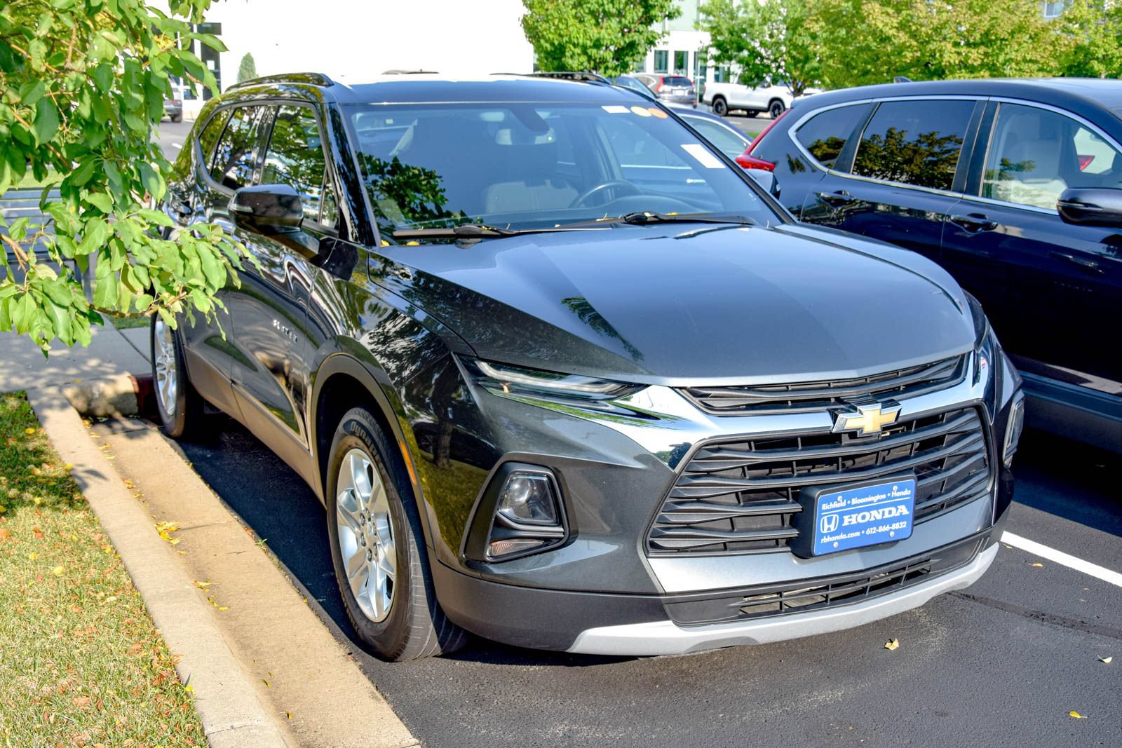 Used 2020 Chevrolet Blazer LT FWD image 3
