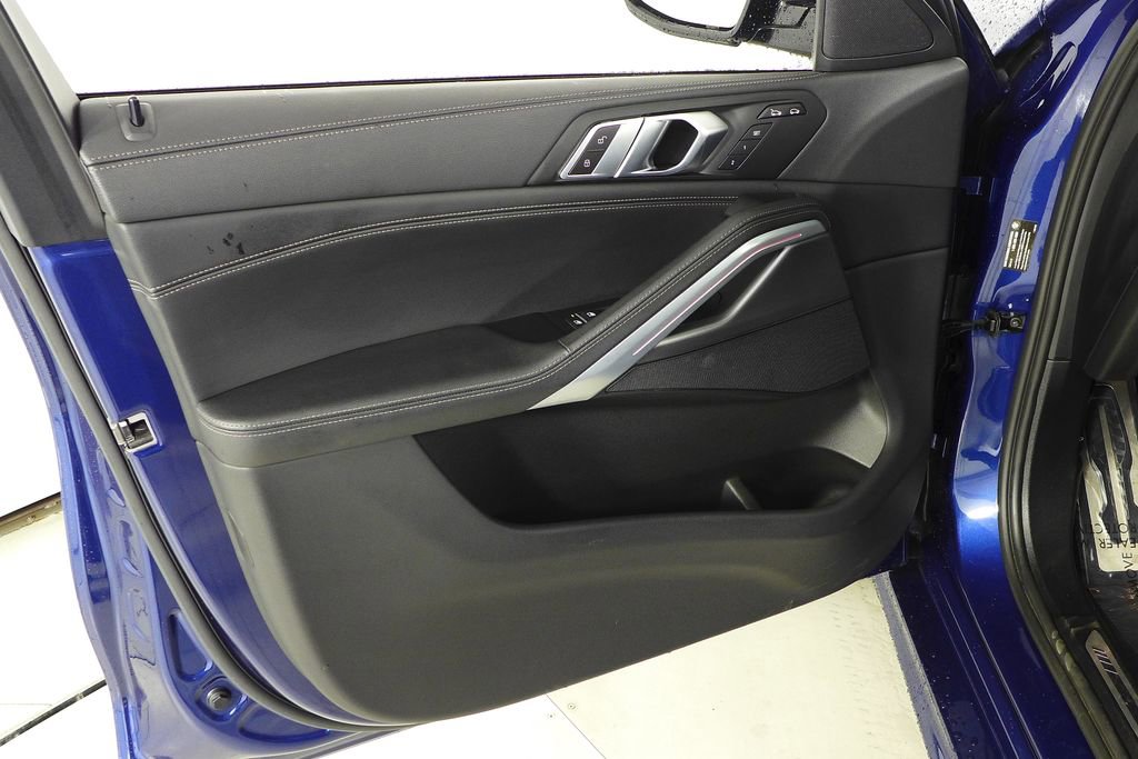 Certified 2023 BMW X6 xDrive40i w/ M Sport Package image 11