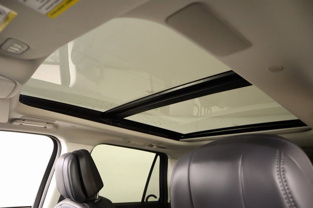 New 2025 Lincoln Navigator Reserve image 16